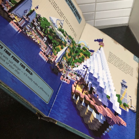 Minecraft Construction Handbook hardcover book - Picture 8 of 10